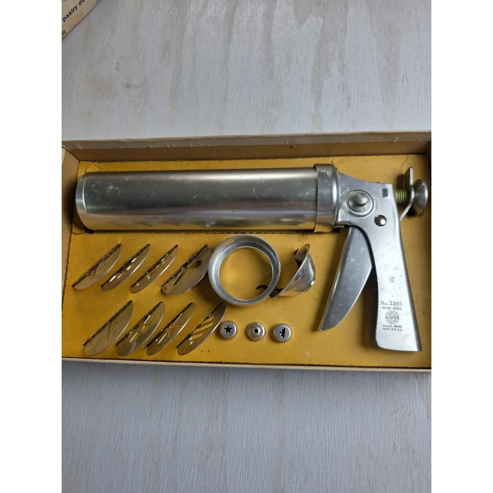 Vintage Wear-Ever Cookie Gun No. 3365 Aluminum Pastry Decorator Press MCM Box